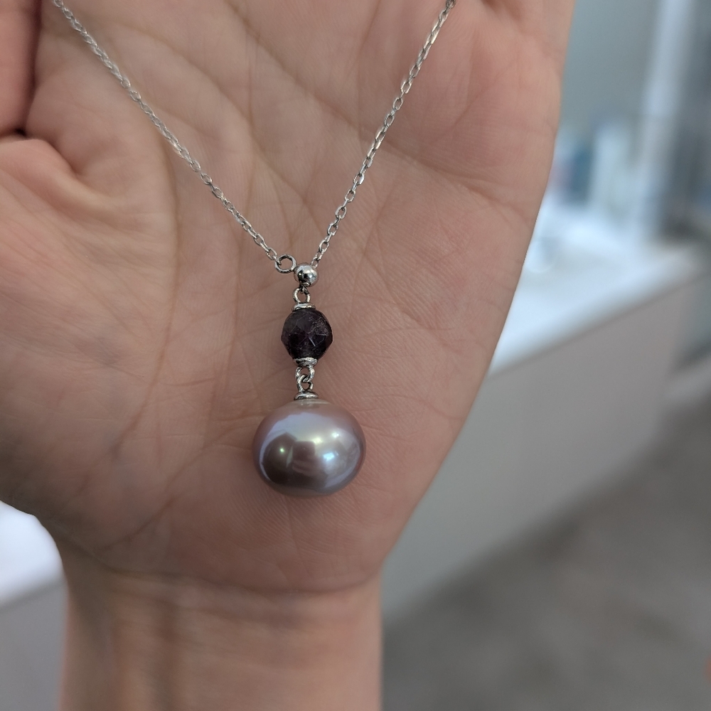 Elegant Silver and Purple Pearl Necklace